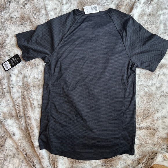 NWT Alive Qwick-Dry Black T-Shirt - Men Small - Picture 3 of 4